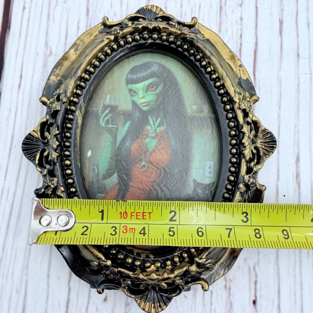 Reptilian Night Cap Art Print Ornate Gold Black Oval Frame Alien Cat‎ Wine 5x4
